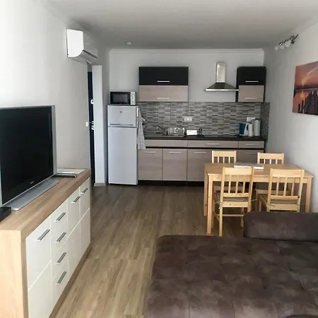 Cadet Ezuestpart Apartament